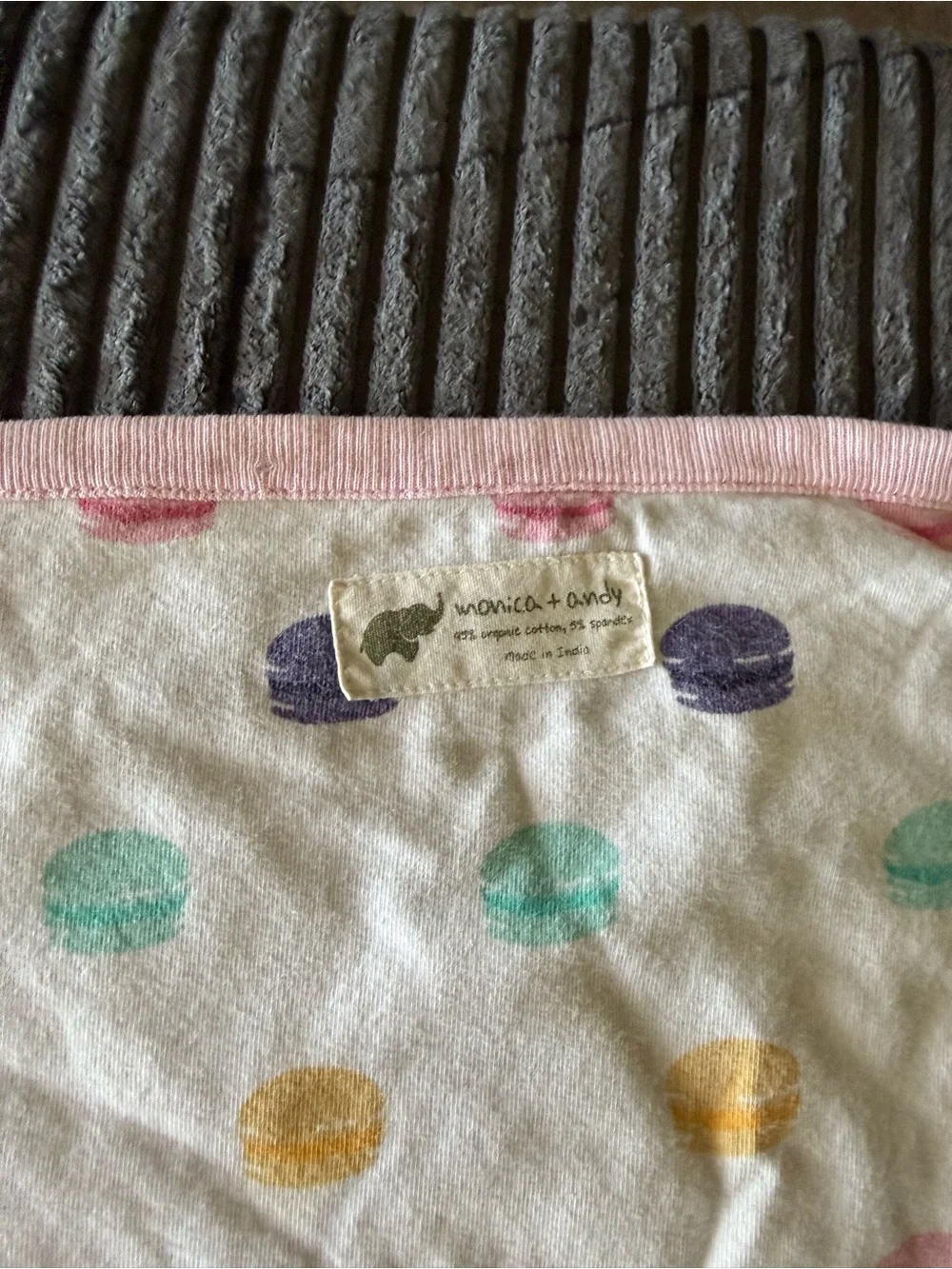 Monica+Andy macaroon baby blanket